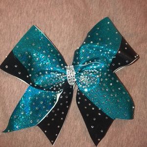 Cheer extreme bow